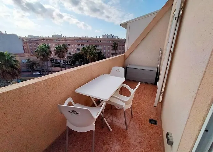 Superbe Avec Piscine Et Terrasse Vm43